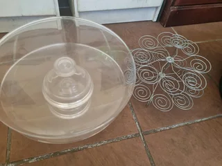 Plastic cake and cupcake stand