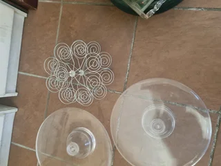 Plastic cake and cupcake stand