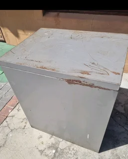 Metal filing cabinet and drawer with wheels