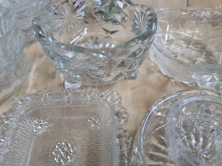 Glass crockery