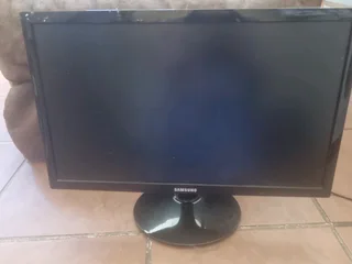 Samsung monitor screen with hdmi port