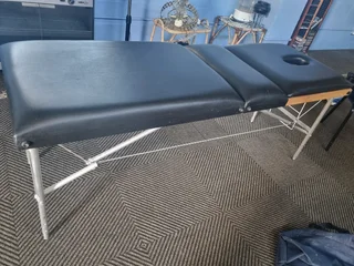 Portable massage bed with bag