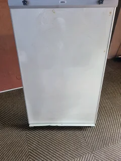 Parrot ground flip white board