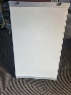 Parrot ground flip white board