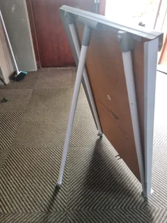 Parrot ground flip white board