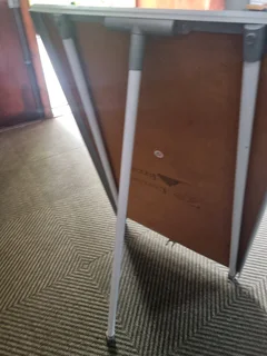 Parrot ground flip white board