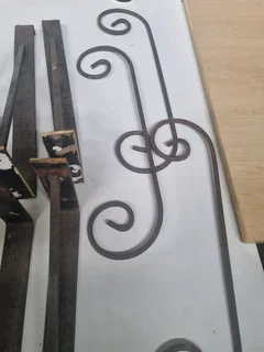 Metal shelf brackets/table legs