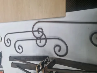 Metal shelf brackets/table legs