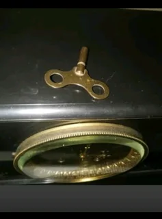 Marble S.denis clock with key, need service