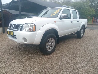 Nissan np300 2014