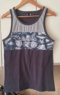 Men&#39;s clothing items size S - 3 x items for R50 ALL