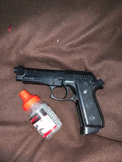 Kwc gas operated blowback bretta 9mm