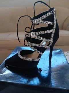 Luella high heels R400