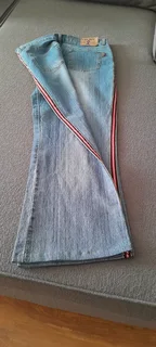 Woman's Demin Bootleg Jeans ( New )
