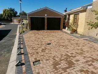 Paving R60 per square labour only 0813664446