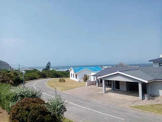 Lovely Holiday Home available in Glentana - Walking distance to the Beach