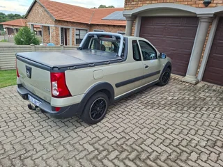 2014 Nissan NP200  16 valve high with 84000km