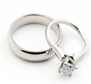 Need extra CASH. We BUY all old and broken JEWLLERY 9,14, 18ct and up.