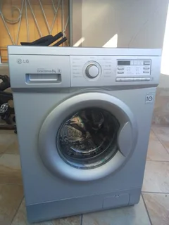 LG DIRECT DRIVE 8KG FRONTLOADER R2600   0627935429