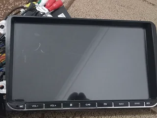 Car radio (9 inches )