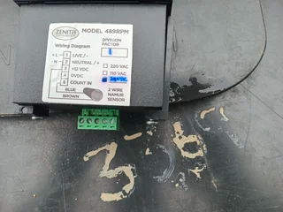 Zenith 489 IND digital panel meter.