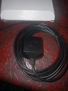 GPS active antenna with magnetic base