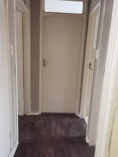 Room to Let-Berea Jhb Flat Share R3k all included!