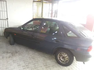 Ford escort 2000 .1.4eng perfect