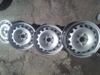 15 inch VW steel rims pcd 5/112 they&#39;re OEM original rims they&#39;re for you VW Candy