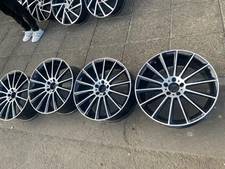 20 inch Mercedes v class rims v300d v250d e220d multi spoke rim clean set available with tyres 5/112