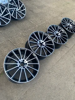 20 inch Mercedes v class rims v300d v250d e220d multi spoke rim clean set available with tyres 5/112