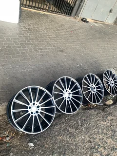 20 inch Mercedes ML,Gle,Gla,GLc,G63,S350,S500,Vclass V250d,V300d and e220 Multi spoke rims luxurious