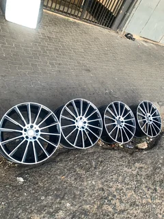 20 inch Mercedes ML,Gle,Gla,GLc,G63,S350,S500,Vclass V250d,V300d and e220 Multi spoke rims luxurious