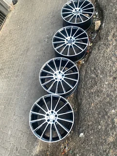 20 inch Mercedes ML,Gle,Gla,GLc,G63,S350,S500,Vclass V250d,V300d and e220 Multi spoke rims luxurious