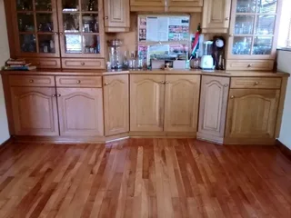 Dustless floor sanding and repairing