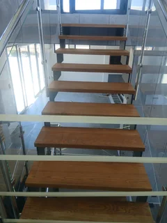 Dustless floor sanding and repairing