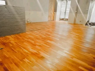 Dustless floor installation and maintenance