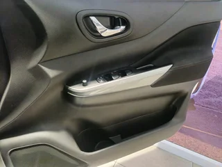 2023 Nissan Navara 2.5dci Se Plus  Double Cab (M) 90000KM R399995