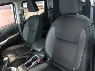 2023 Nissan Navara 2.5dci Se Plus  Double Cab (M) 90000KM R399995