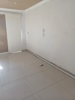 Ensuite - Ad posted by Nokubongwa Mthombeni