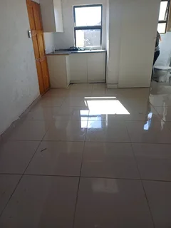 Ensuite - Ad posted by Nokubongwa Mthombeni