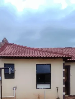 Ensuite - Ad posted by Nokubongwa Mthombeni