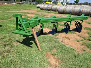 4 shear john deere plough