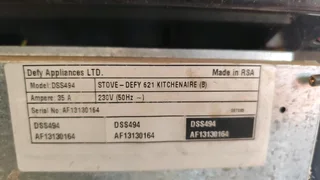 Black Defy 621 4plate electric stove