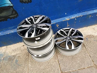 A set of 16inches 4x100 PCD mags rim for toyota starlet/ toyota yaris/ toyota runx/ etios /kia rio