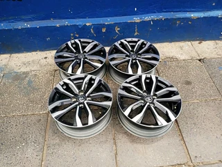 A set of 16inches 4x100 PCD mags rim for toyota starlet/ toyota yaris/ toyota runx/ etios /kia rio