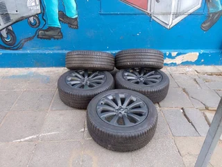 Brand new set of 5 x20inches original mags 5x108 PCD with brand new pirelli scorpion zero tyres