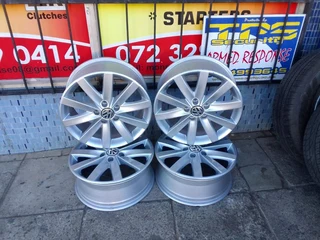 set of 17inches original VW Golf 5/6/7 mags 5x112 PCD also fit VW caddy and Audi A3 or any 5x112 PCD