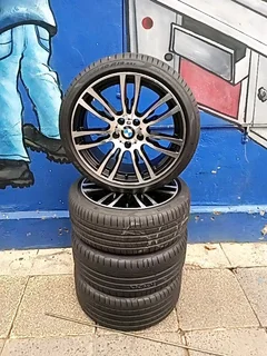 A set of 19inches OEM BMW F10 F20 F25 F30 mags rim 5x120 PCD Narrow and wide with runflat tyres