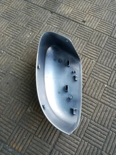 2011 to 2018 ford focus right side mirror cover for sale0730045063 contact Blaise on WhatsApp
